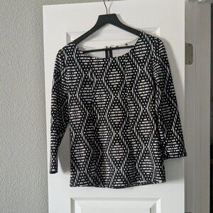 Women's blouse with zipper in back
